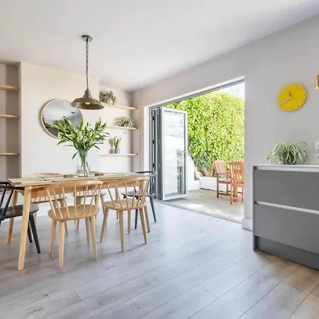 Peaceful Family Home With Garden & Parking At 'Helvellyn' Falmouth Exterior foto